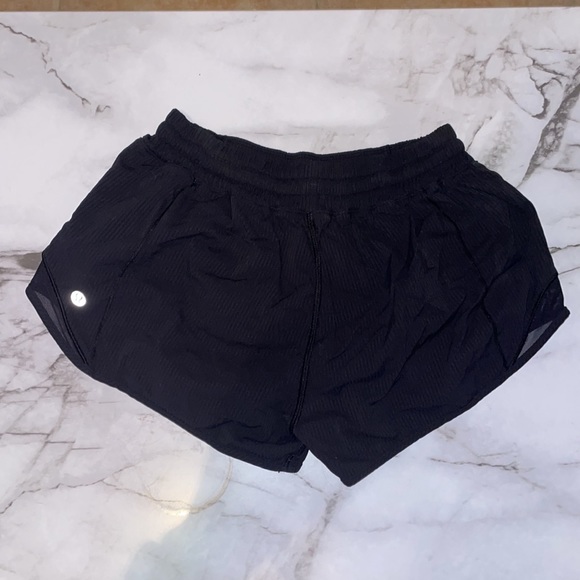 Lululemon Hotty Hot Shorts - Picture 2 of 3